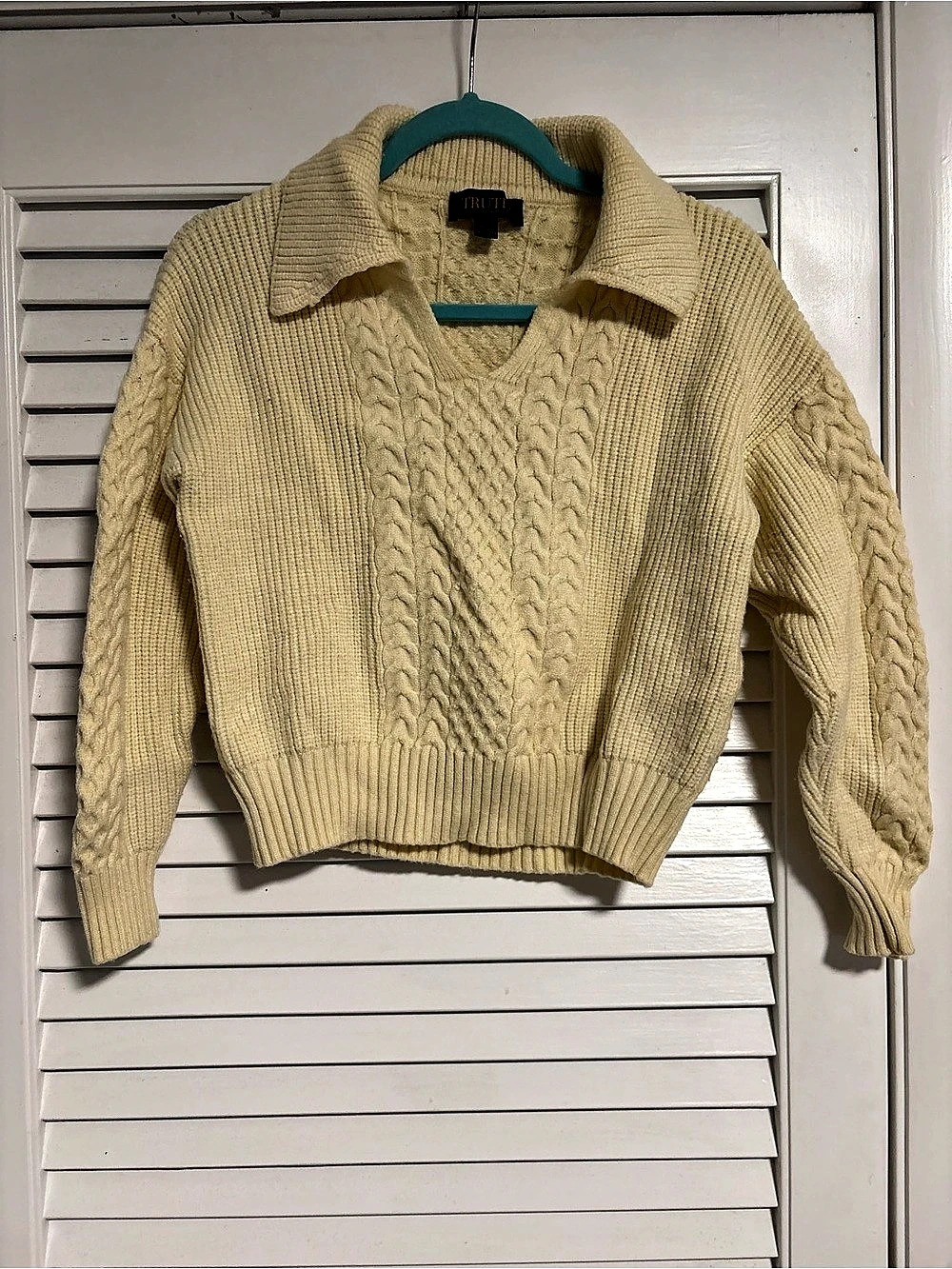 Truth by Republic Cream Cable Knit Collared Sweater Size Small
